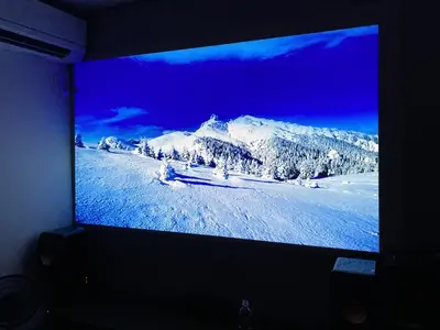 プロジェクターで投影した雪山